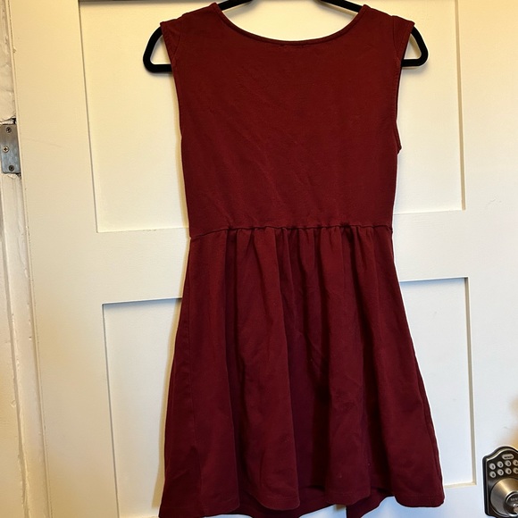 Burgundy dress with studs - Picture 2 of 4